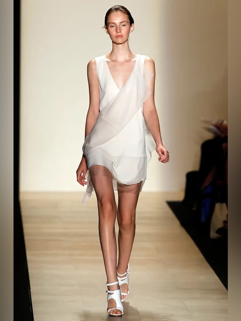 BCBGMaxAzria Sophie Runway Collection Dress ā Size Medium